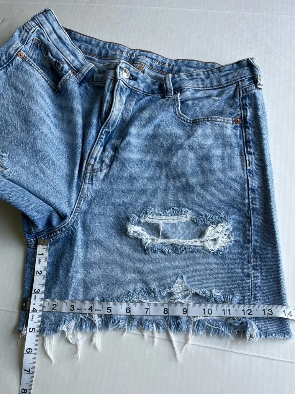 American Eagle Women’s Denim Baggy Mom Jeans Shorts 14